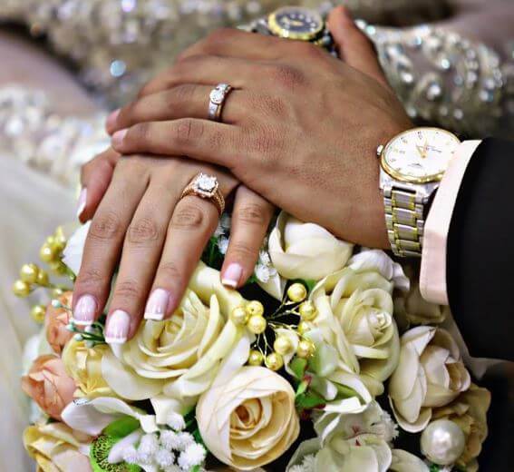 Mehdi Ghayedi is engaged to his fiance Setareh Masoumi.